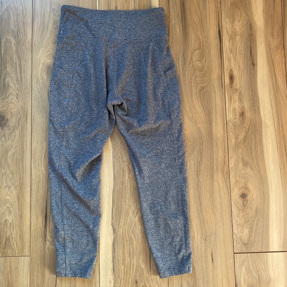 Zobha Capri Grey Leggings - Picture 2 of 2